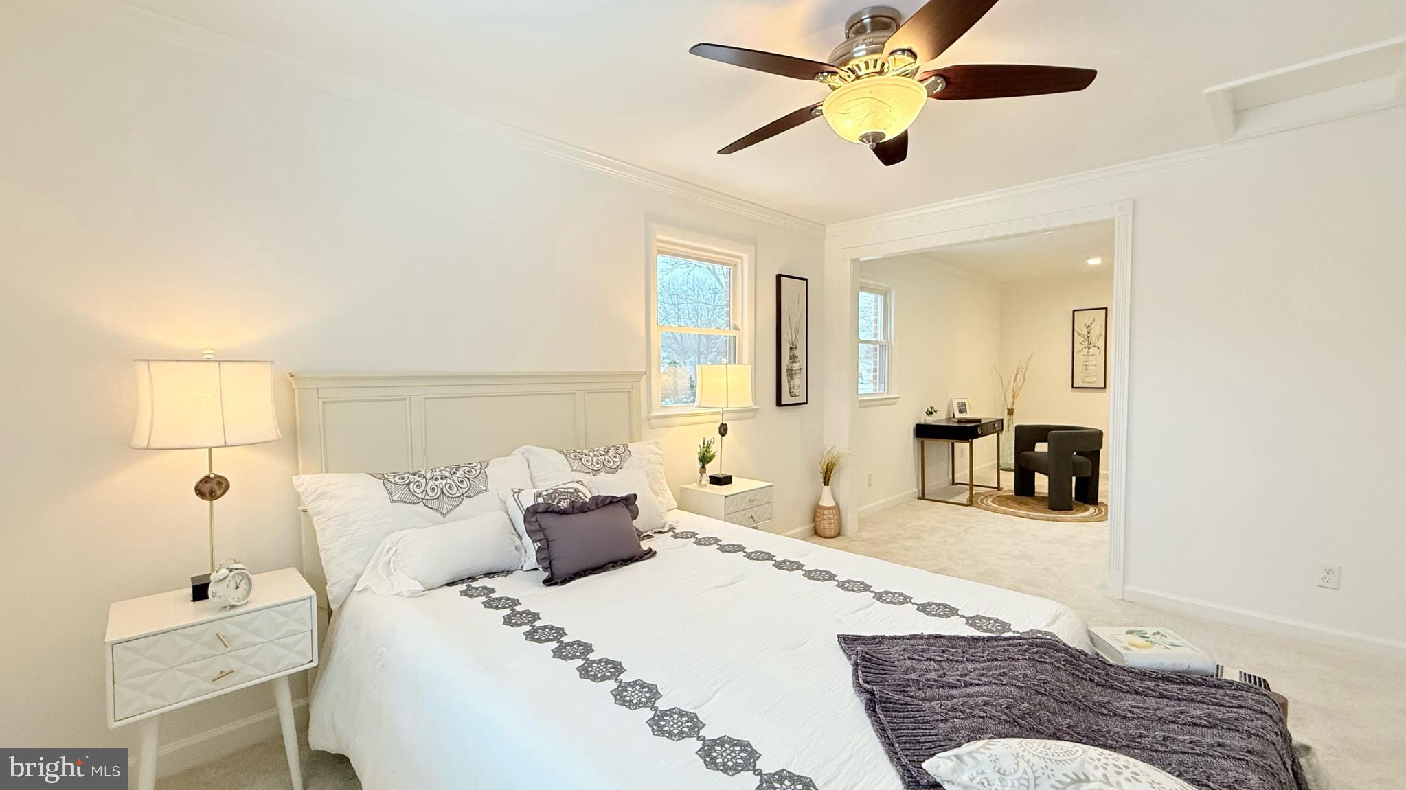 COUNTRY CLUB MANOR - Residential