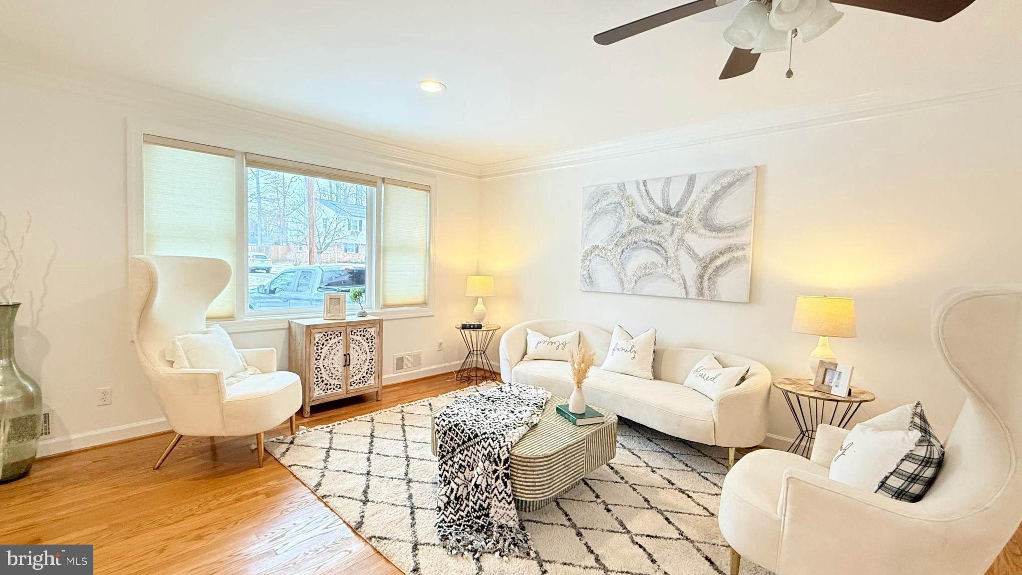 COUNTRY CLUB MANOR - Residential