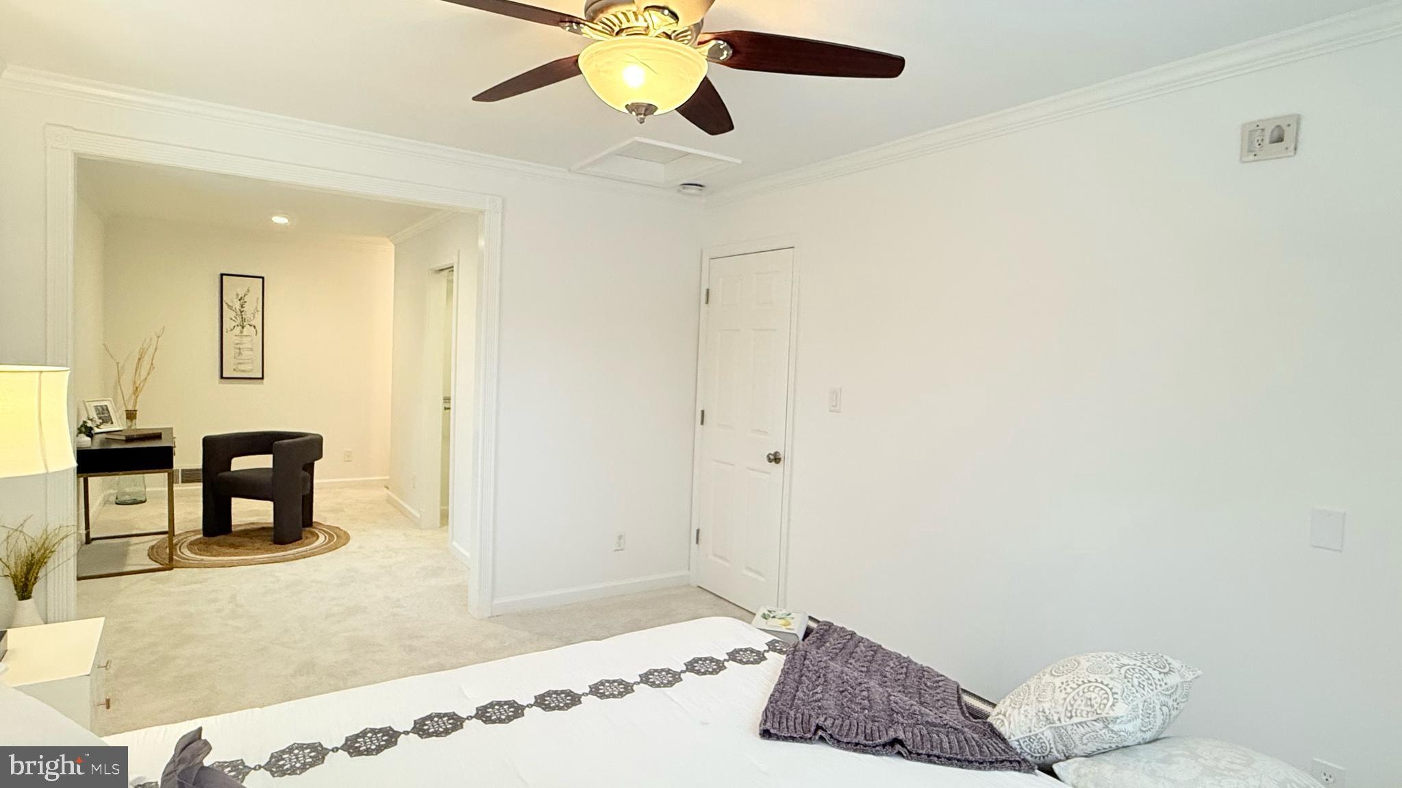 COUNTRY CLUB MANOR - Residential