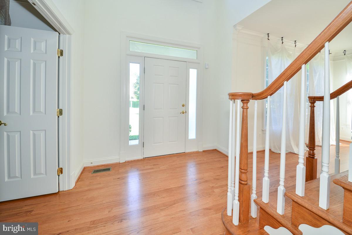 855 CHARWHIT COURT