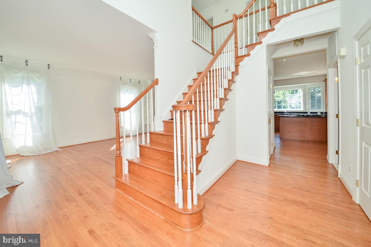 855 CHARWHIT COURT