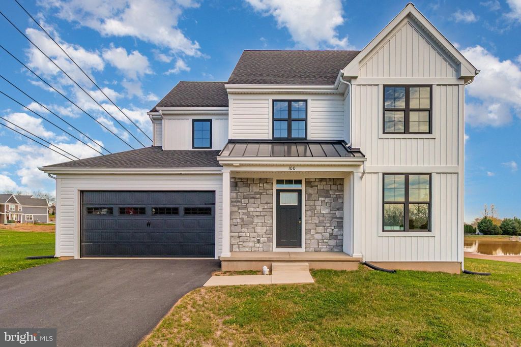 Photo of 100 Eagle Parkway, ELIZABETHTOWN, PA 17022 (MLS # PALA2054864)