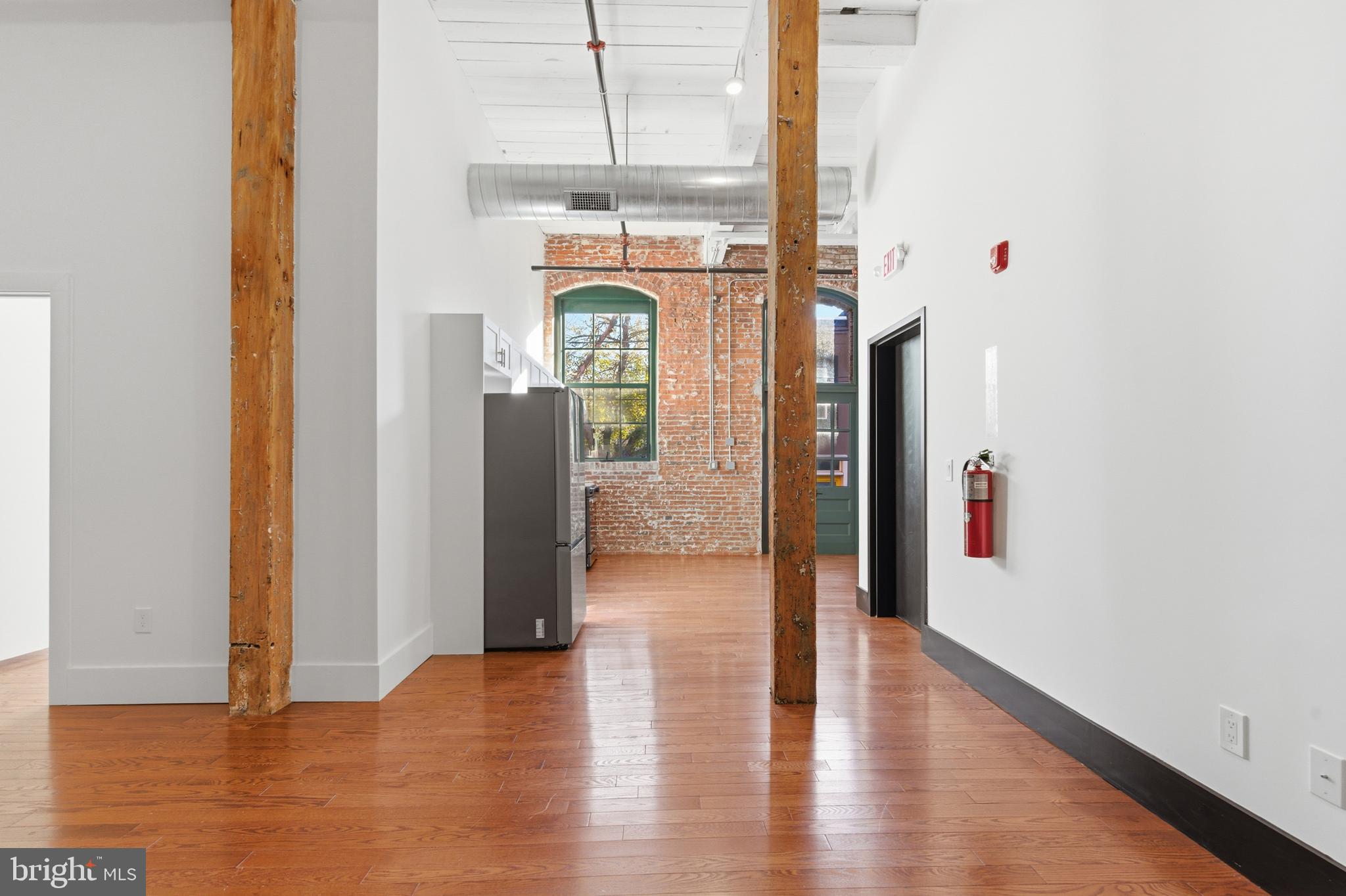 1801 N HOWARD STREET C04