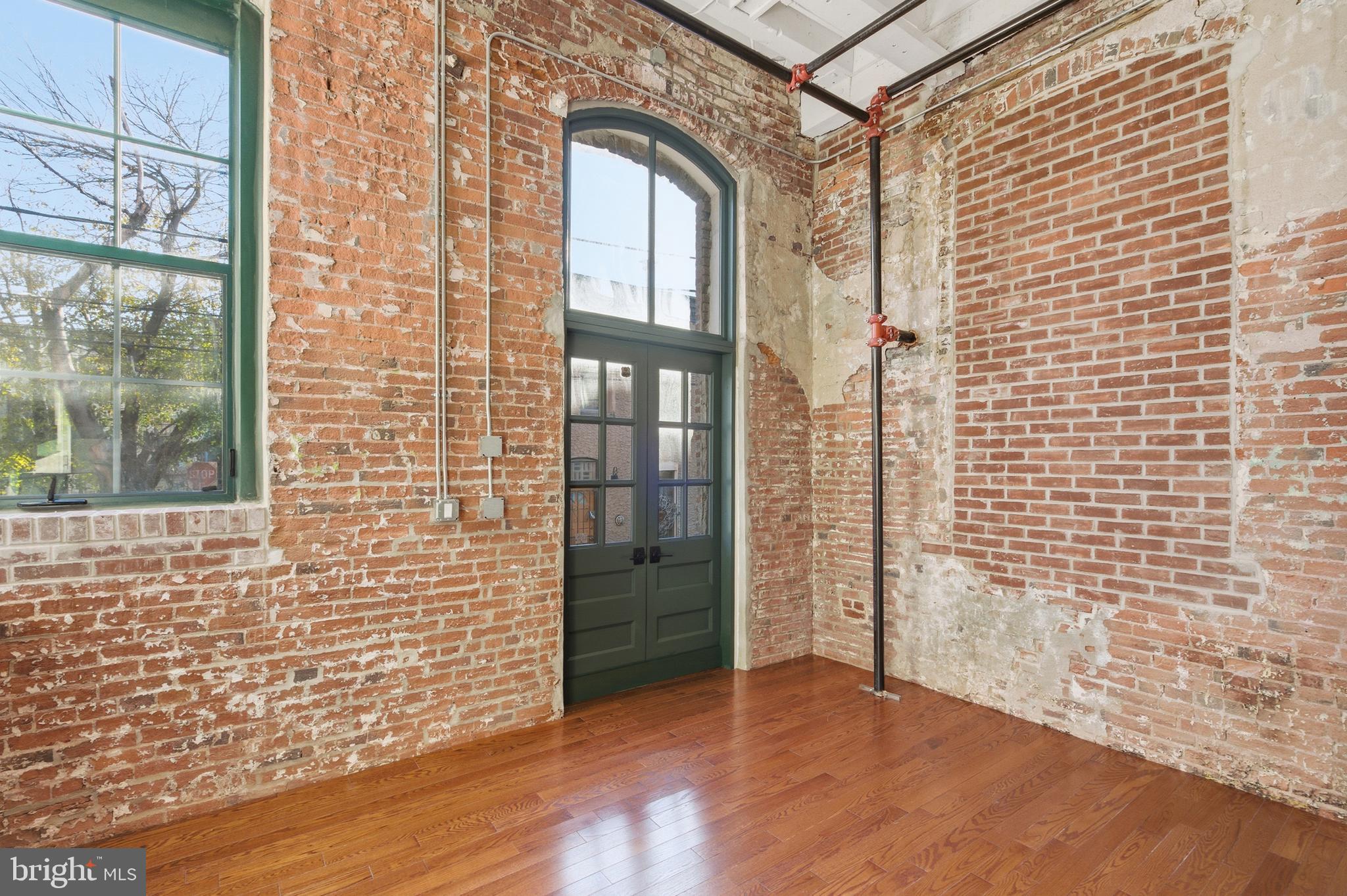 1801 N HOWARD STREET C04