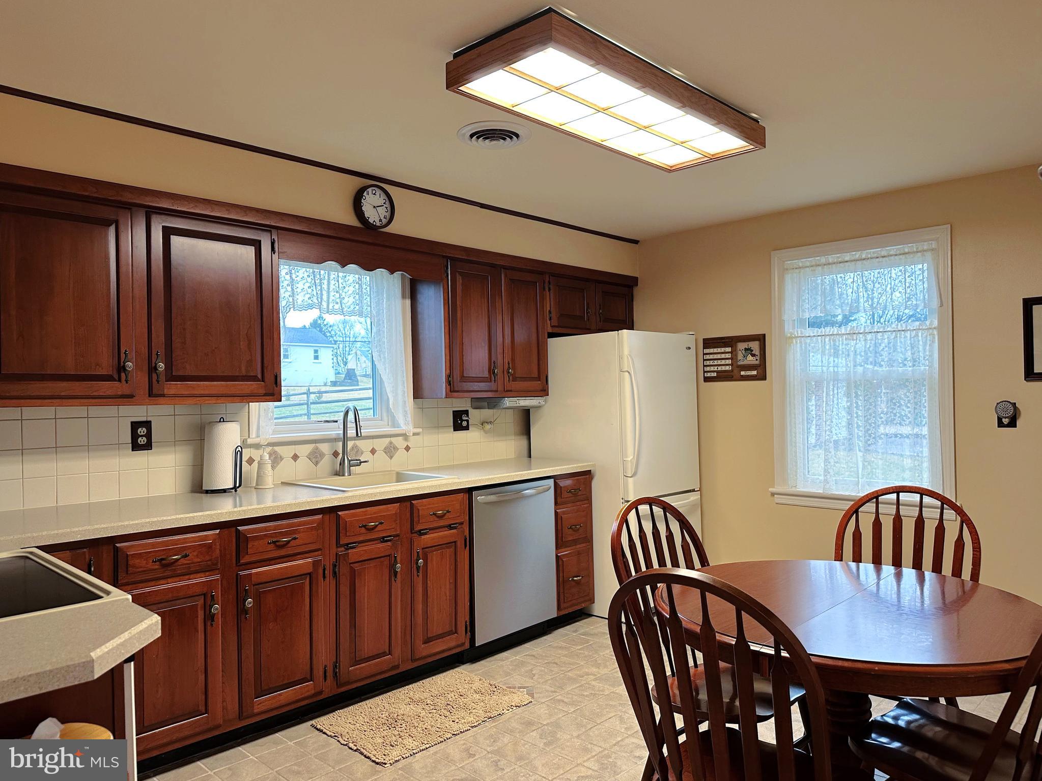 LAKESIDE - Residential