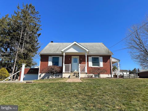 Homes For Sale - 1062 Jefferson Street<br/> RED HILL, PA 18076