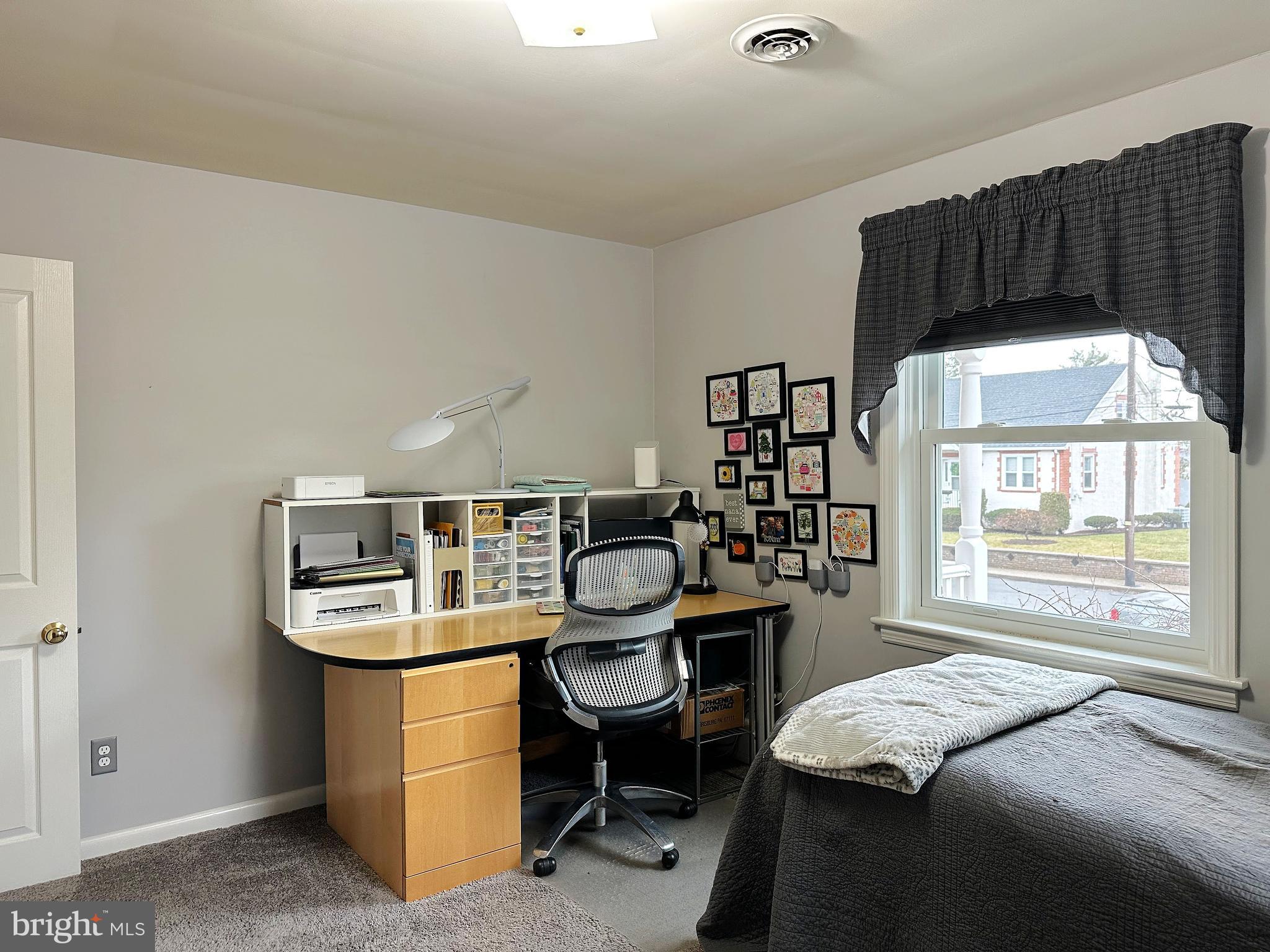 LAKESIDE - Residential