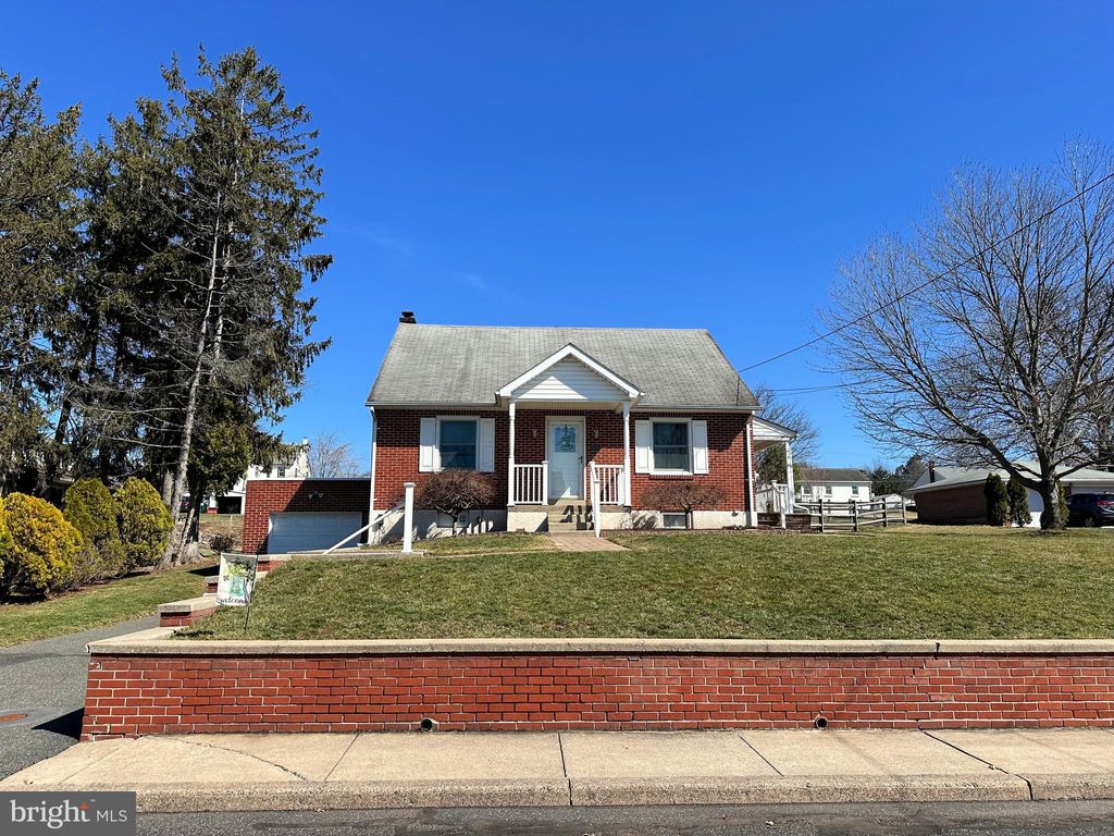 Photo of 1062 Jefferson Street, RED HILL, PA 18076 (MLS # PAMC2169466)
