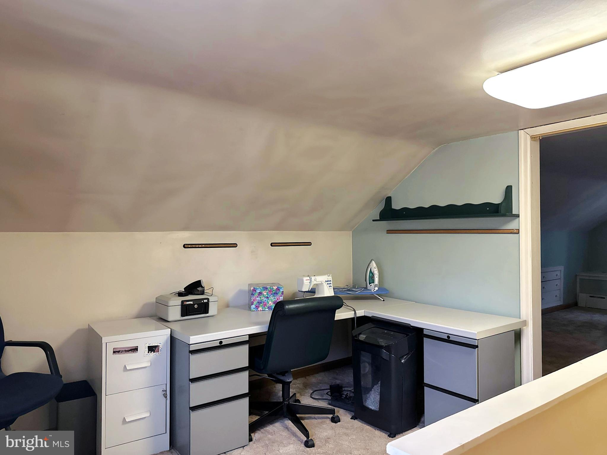 LAKESIDE - Residential