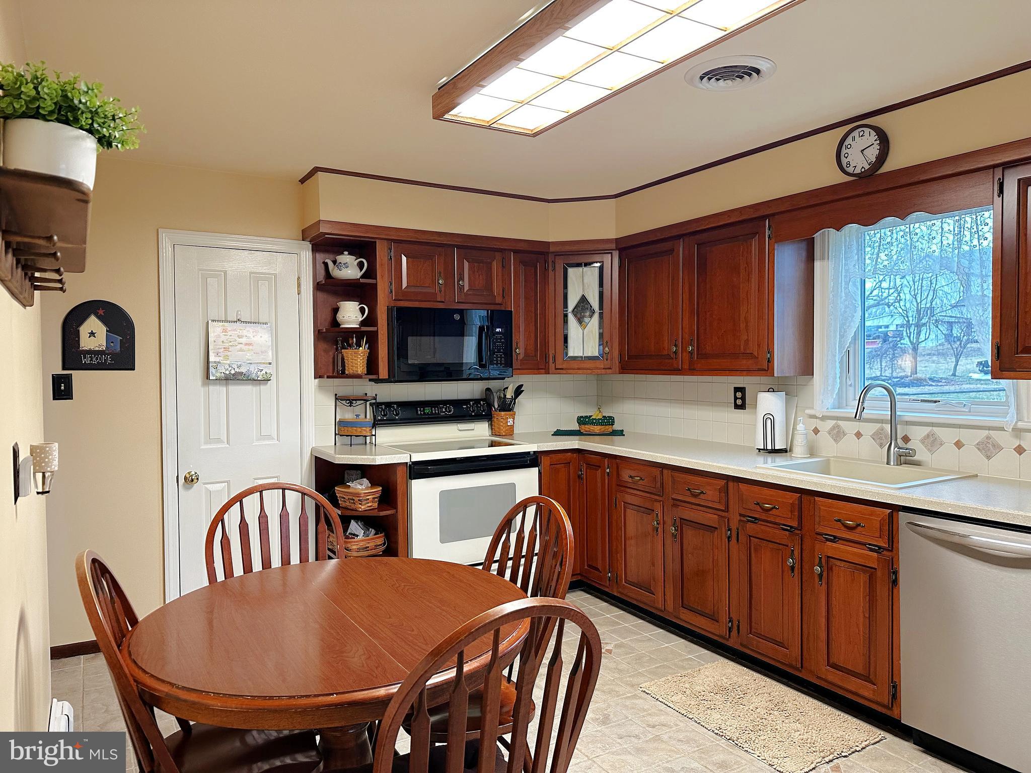 LAKESIDE - Residential