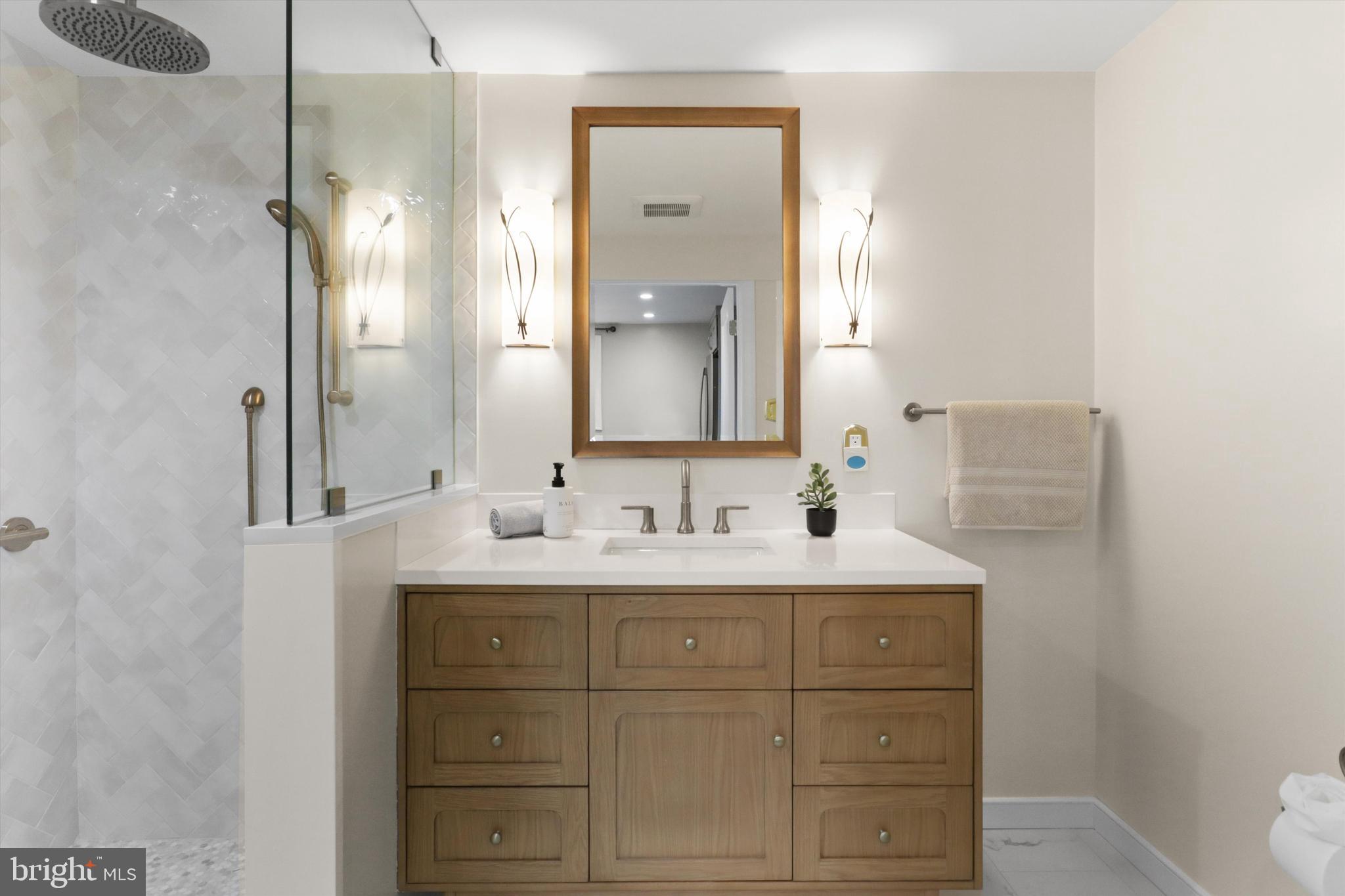 BARCROFT FOREST - Residential