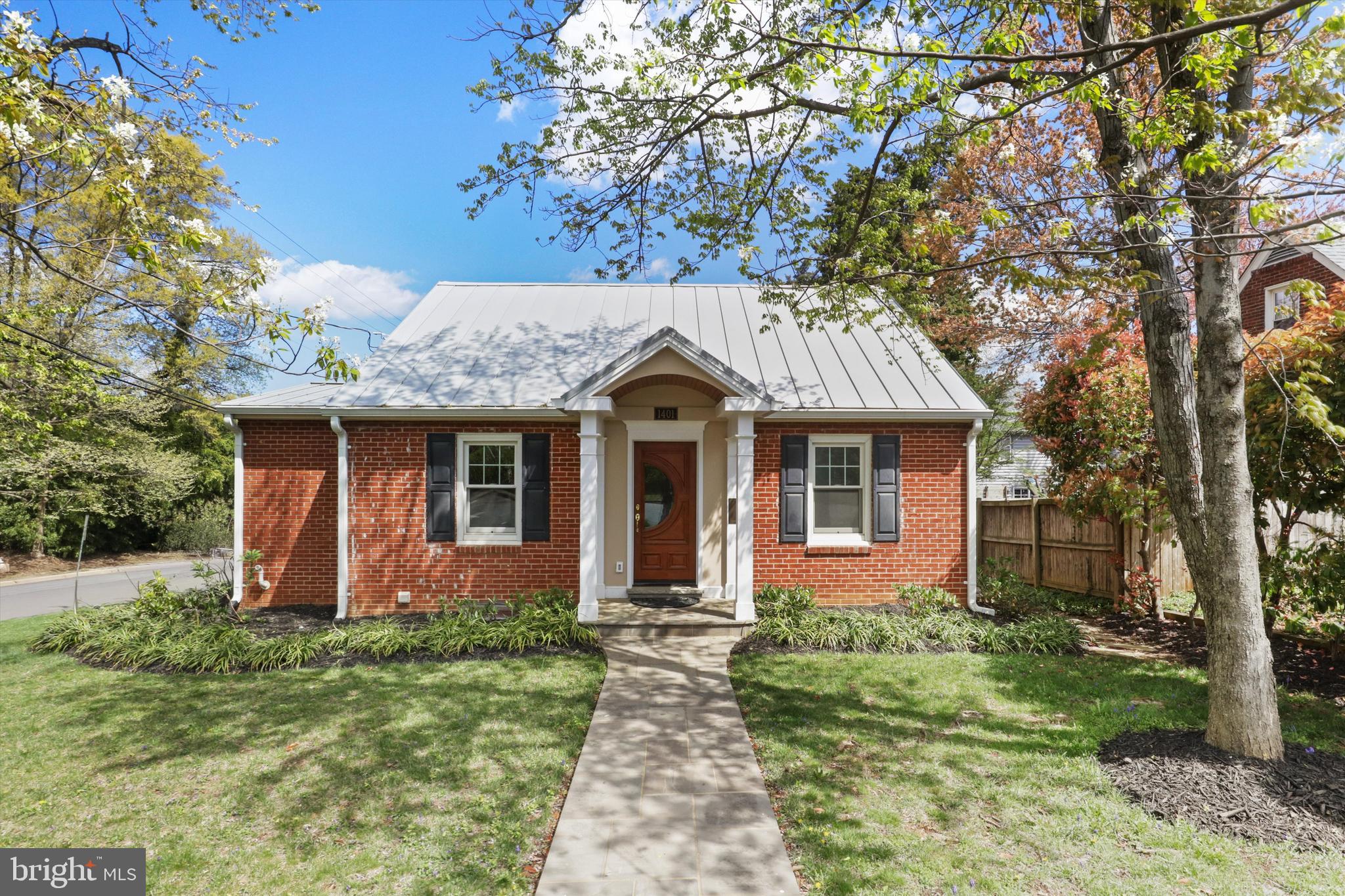 BARCROFT FOREST - Residential