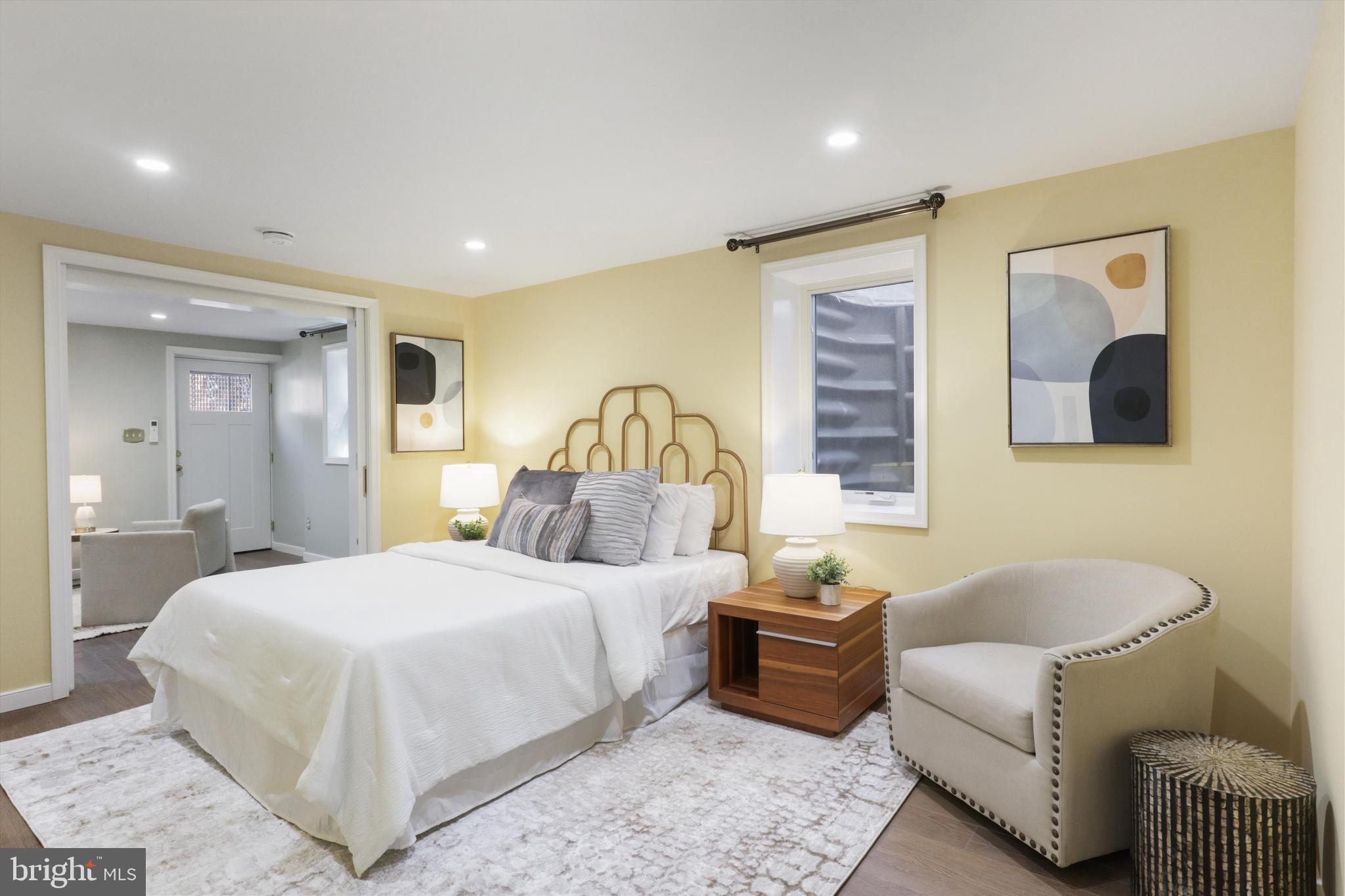 BARCROFT FOREST - Residential