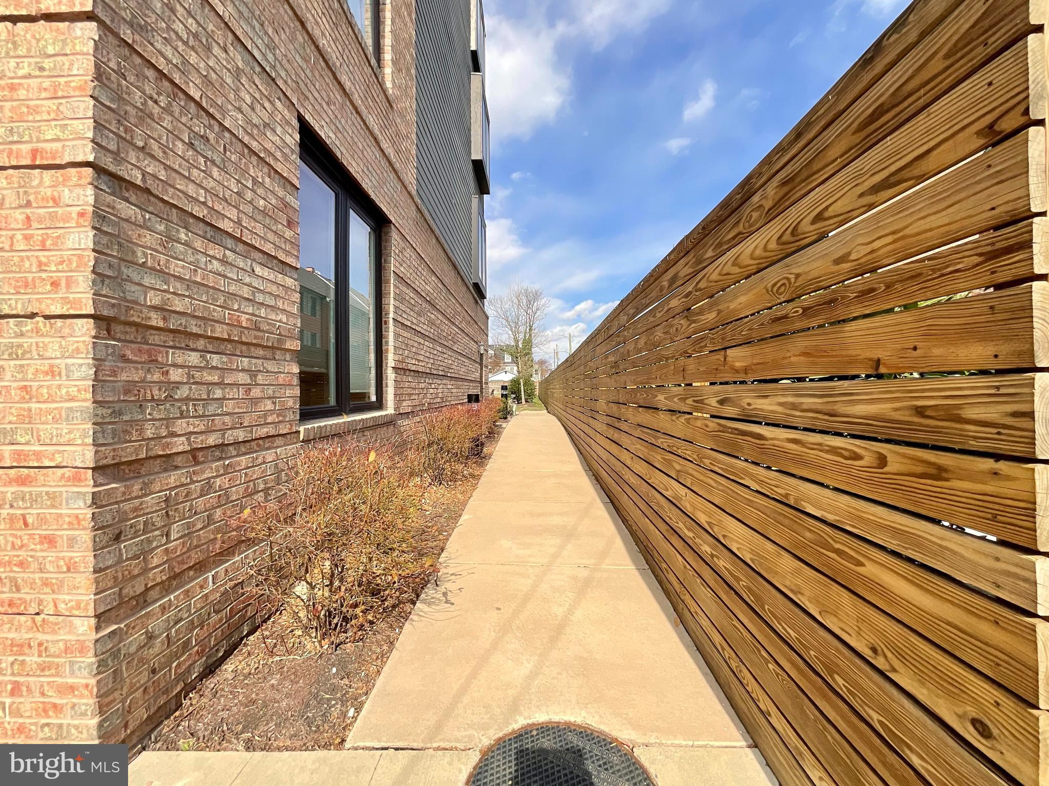 SLADE - Residential Lease