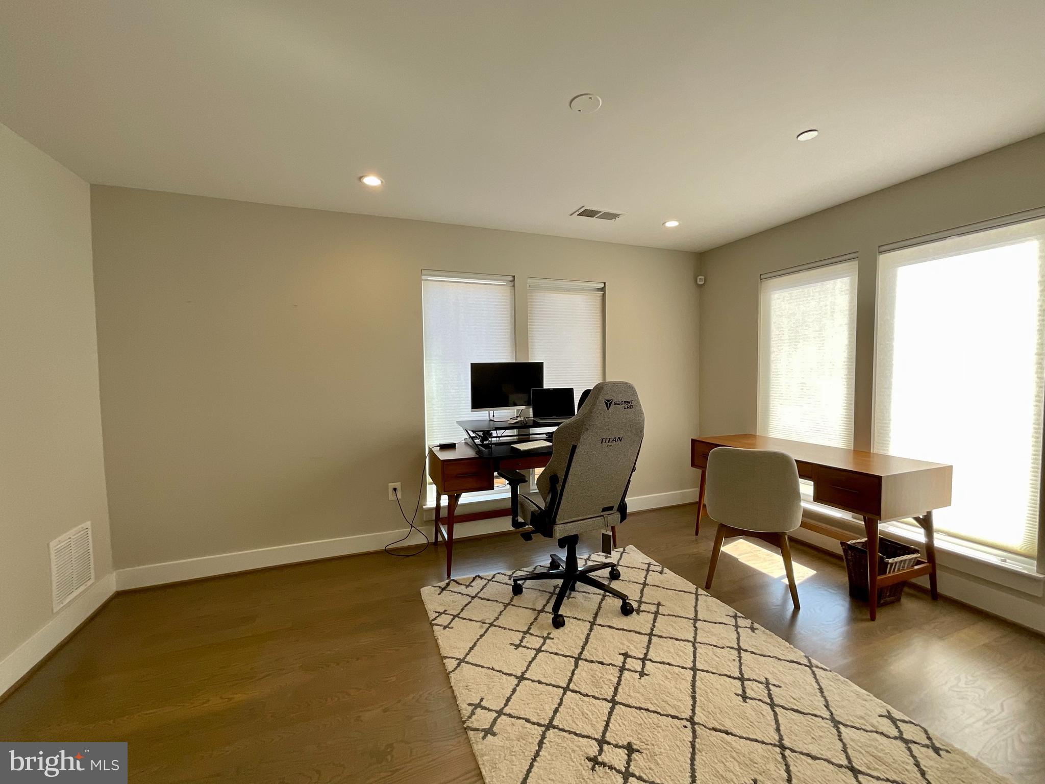 SLADE - Residential Lease