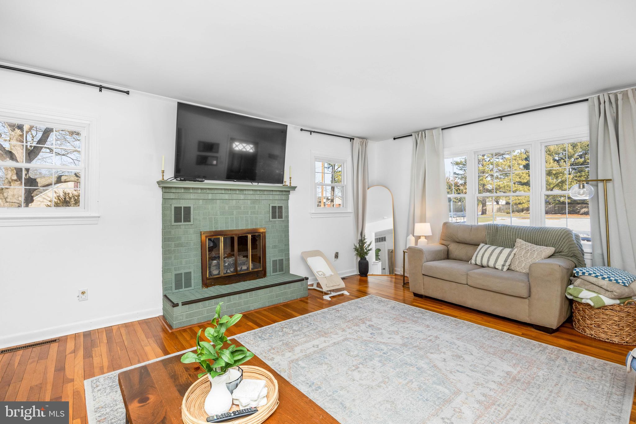 SUNNYSIDE - Residential