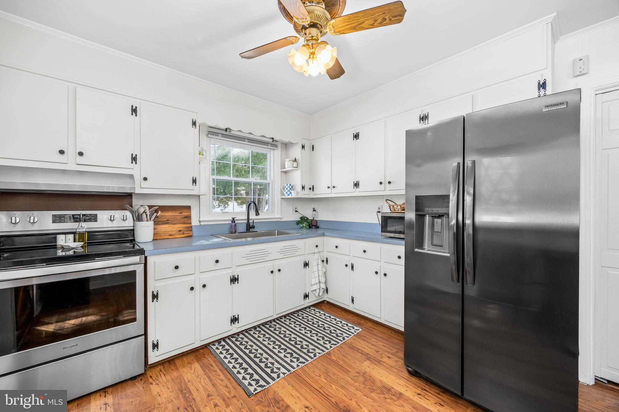 SUNNYSIDE - Residential