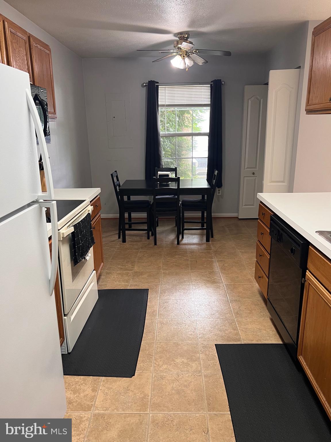 LAUREL GLEN - Residential