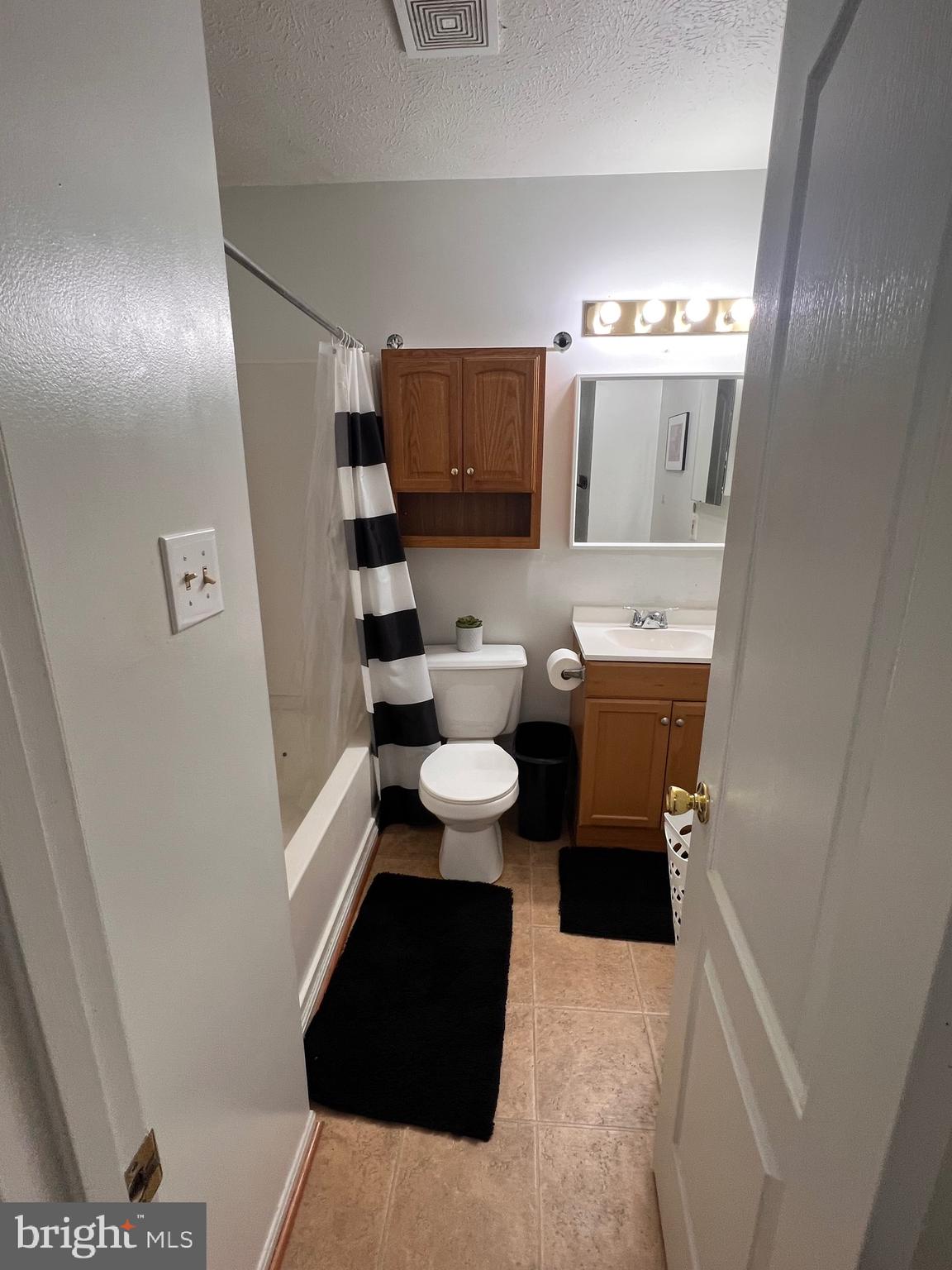 LAUREL GLEN - Residential