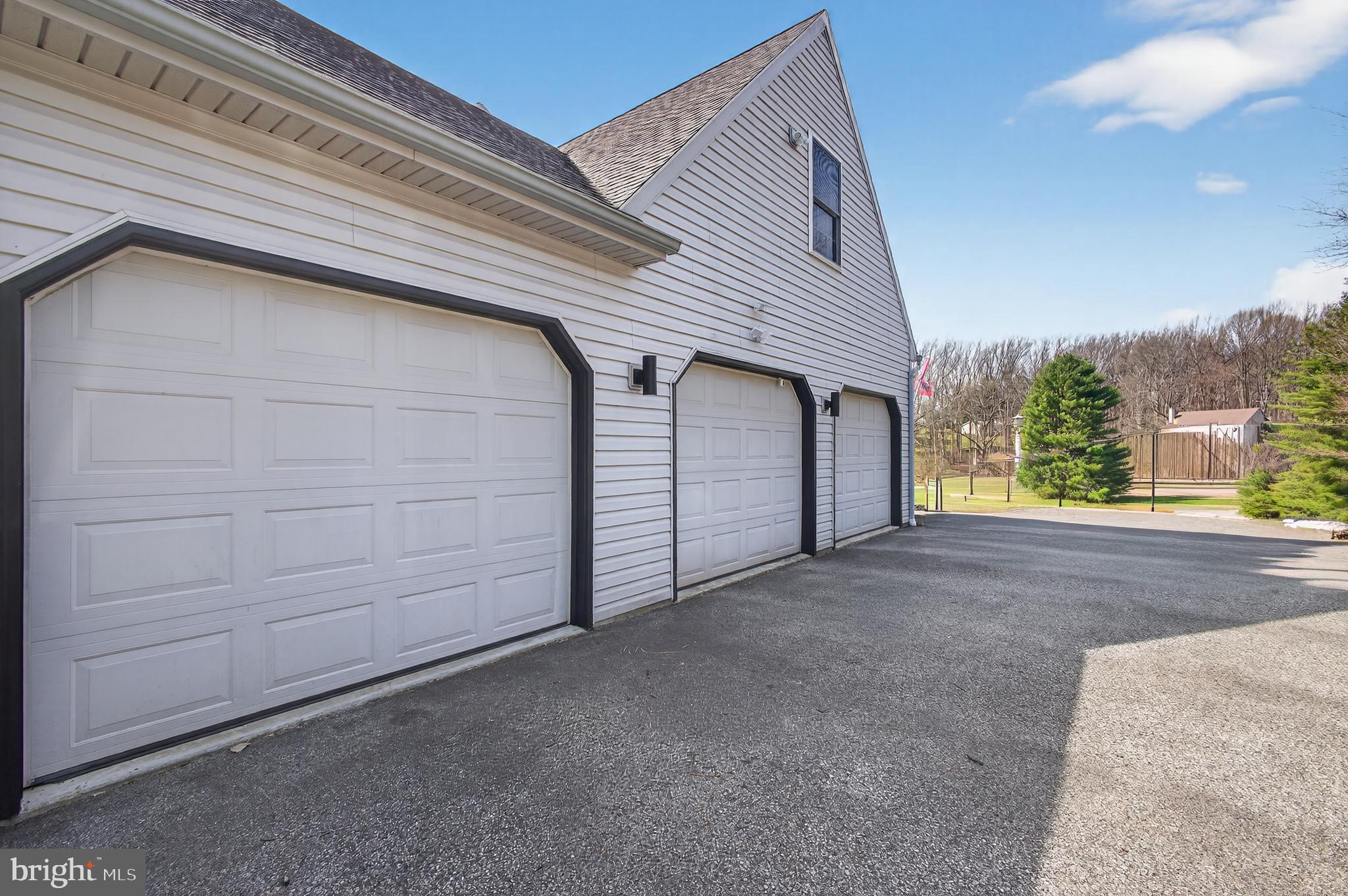 ROCKY GLEN - Residential