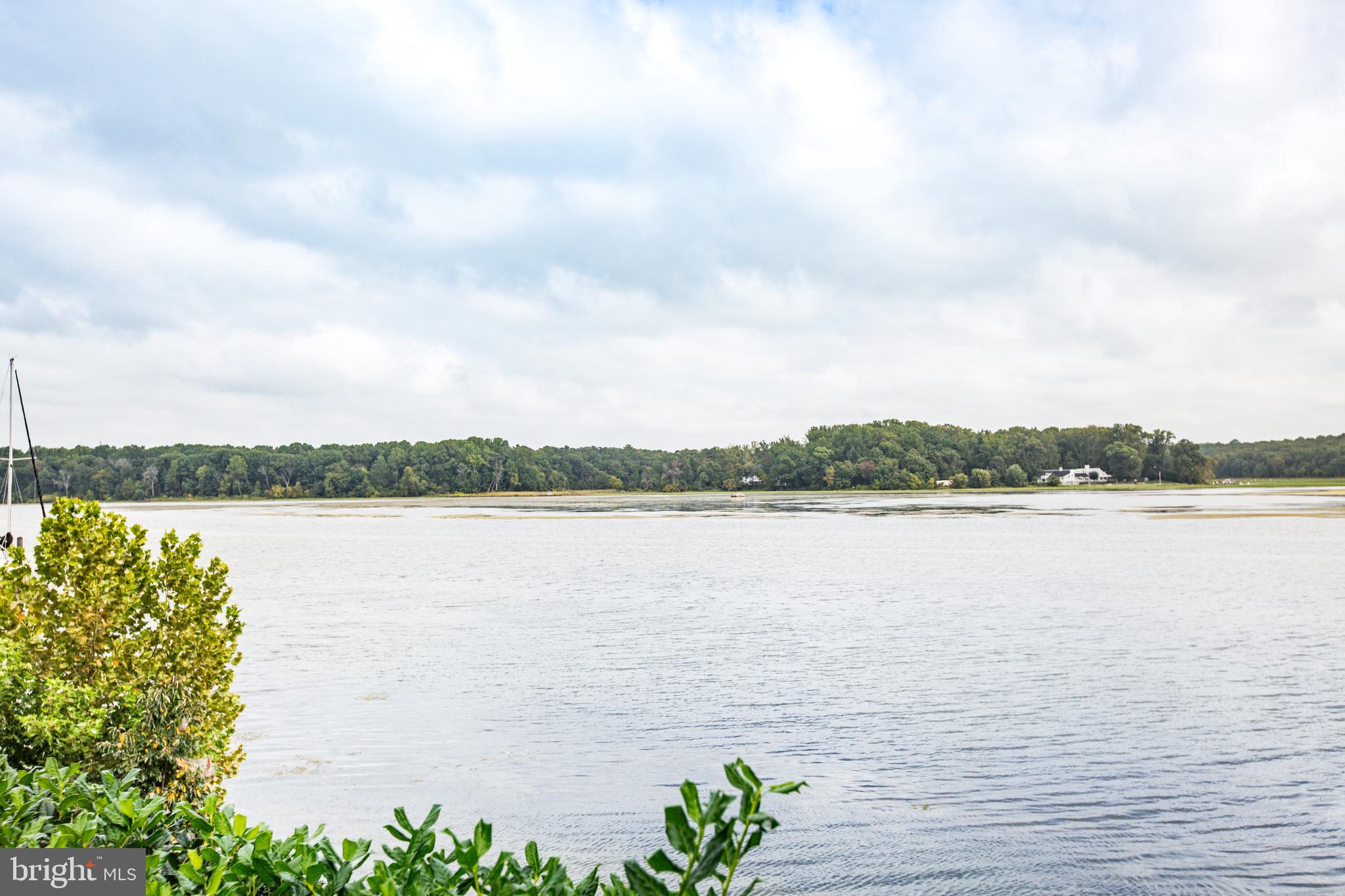 BELMONT BAY - Residential