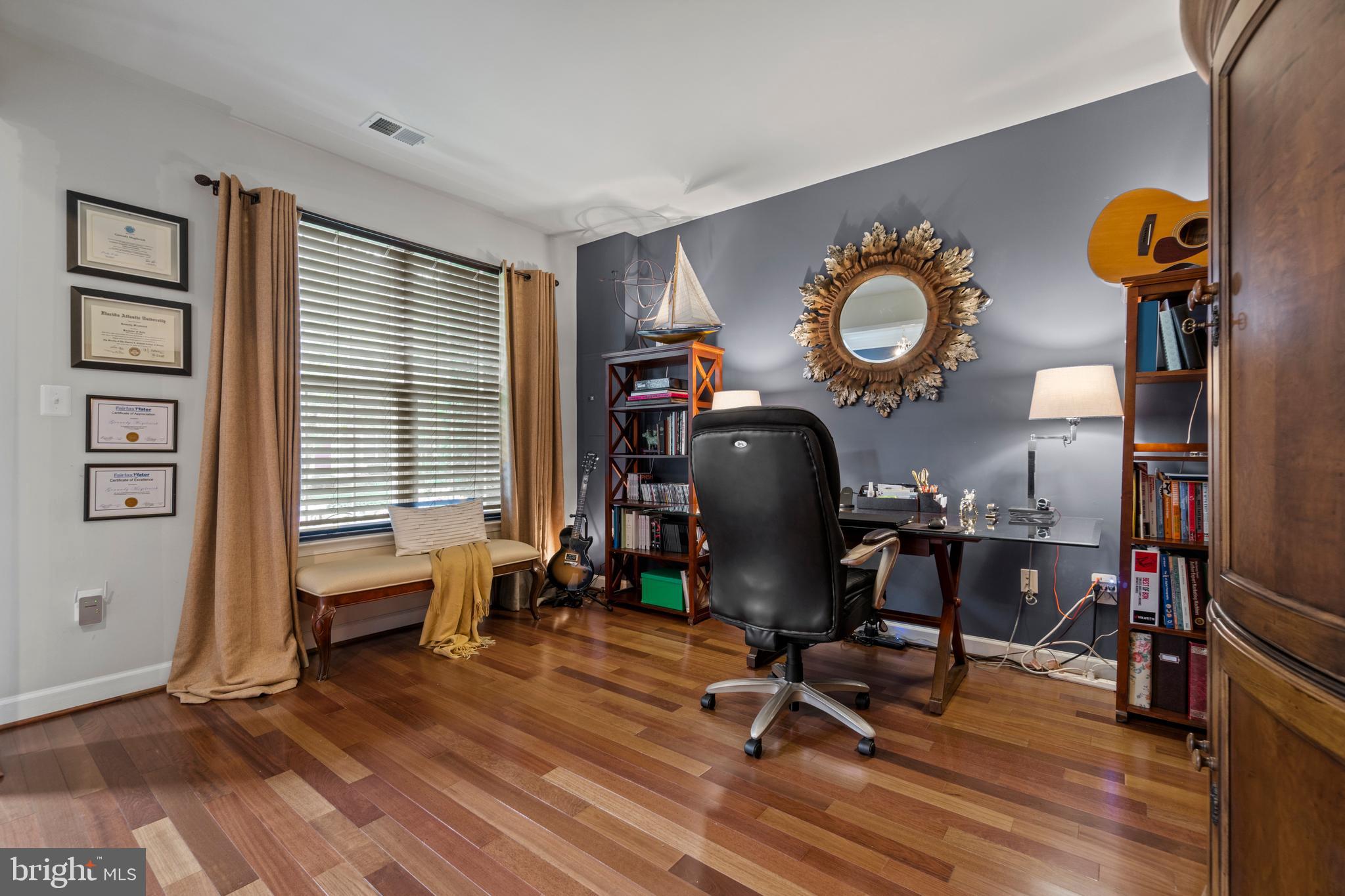 BELMONT BAY - Residential