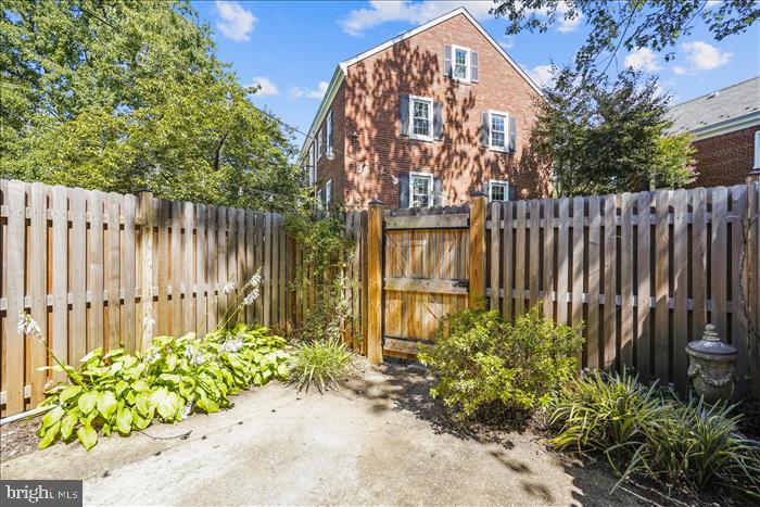 FAIRLINGTON VILLAGES - Residential Lease