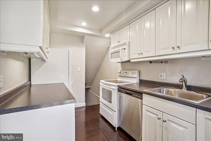 FAIRLINGTON VILLAGES - Residential Lease