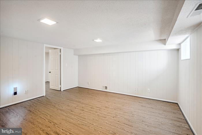 FAIRLINGTON VILLAGES - Residential Lease