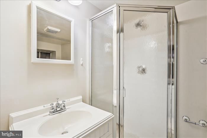 FAIRLINGTON VILLAGES - Residential Lease