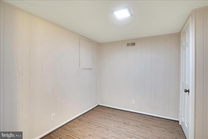 FAIRLINGTON VILLAGES - Residential Lease