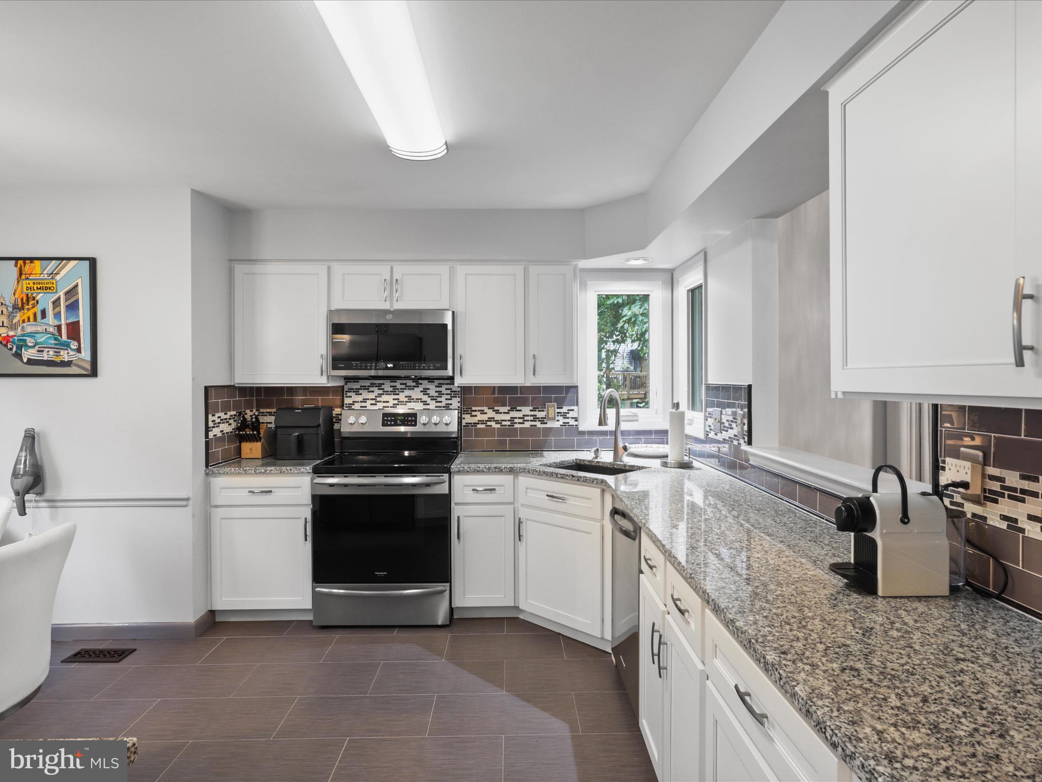 WEDGEWOOD - Residential Lease