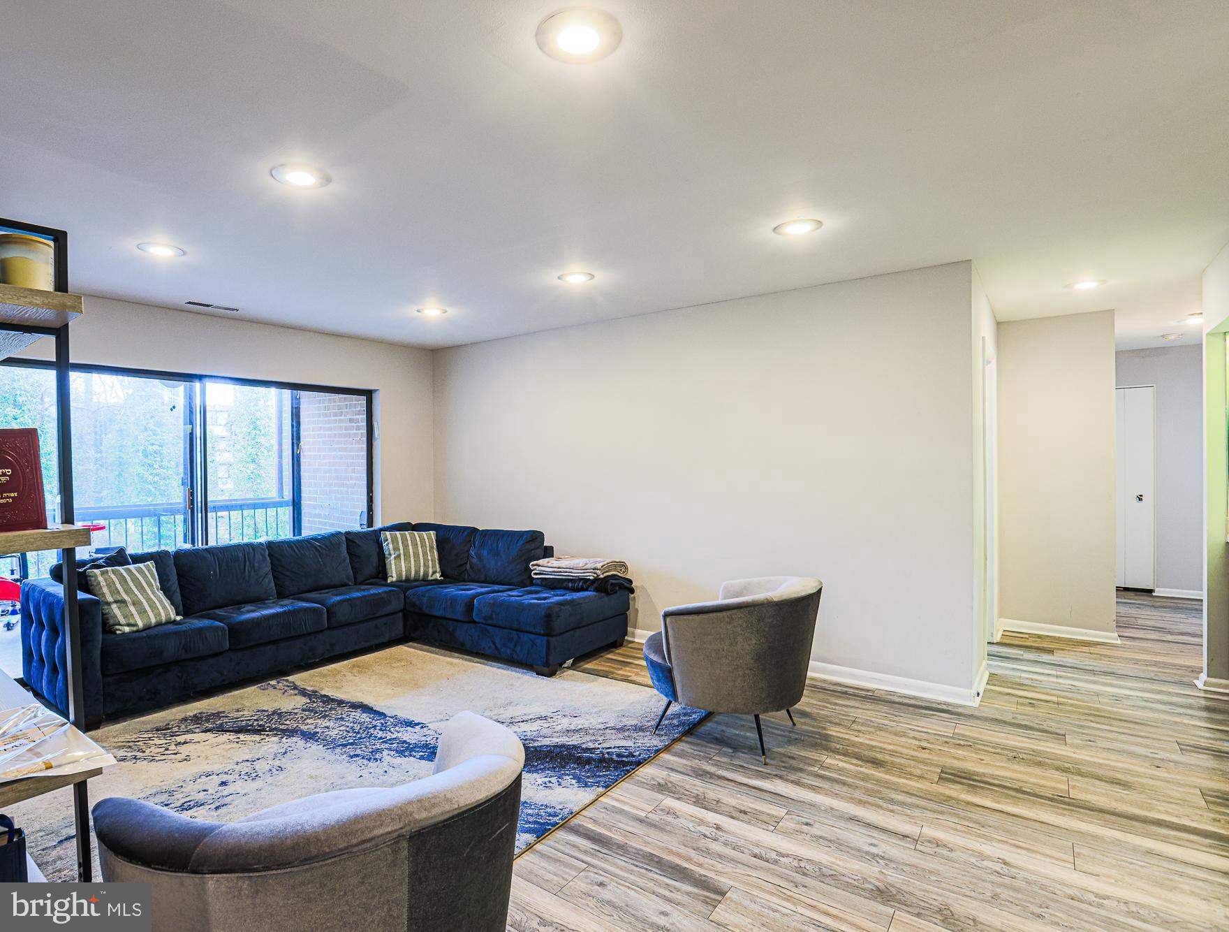 CROSS COUNTRY - Residential