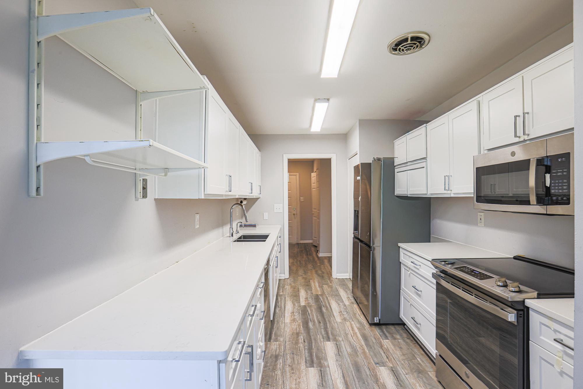 CROSS COUNTRY - Residential