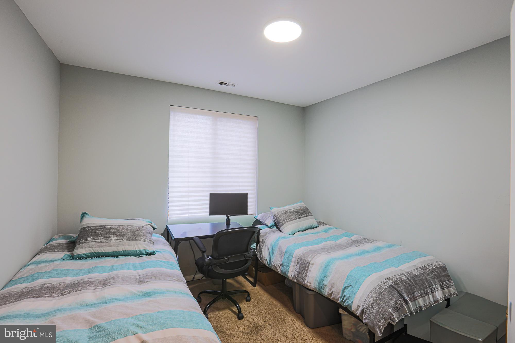 CROSS COUNTRY - Residential