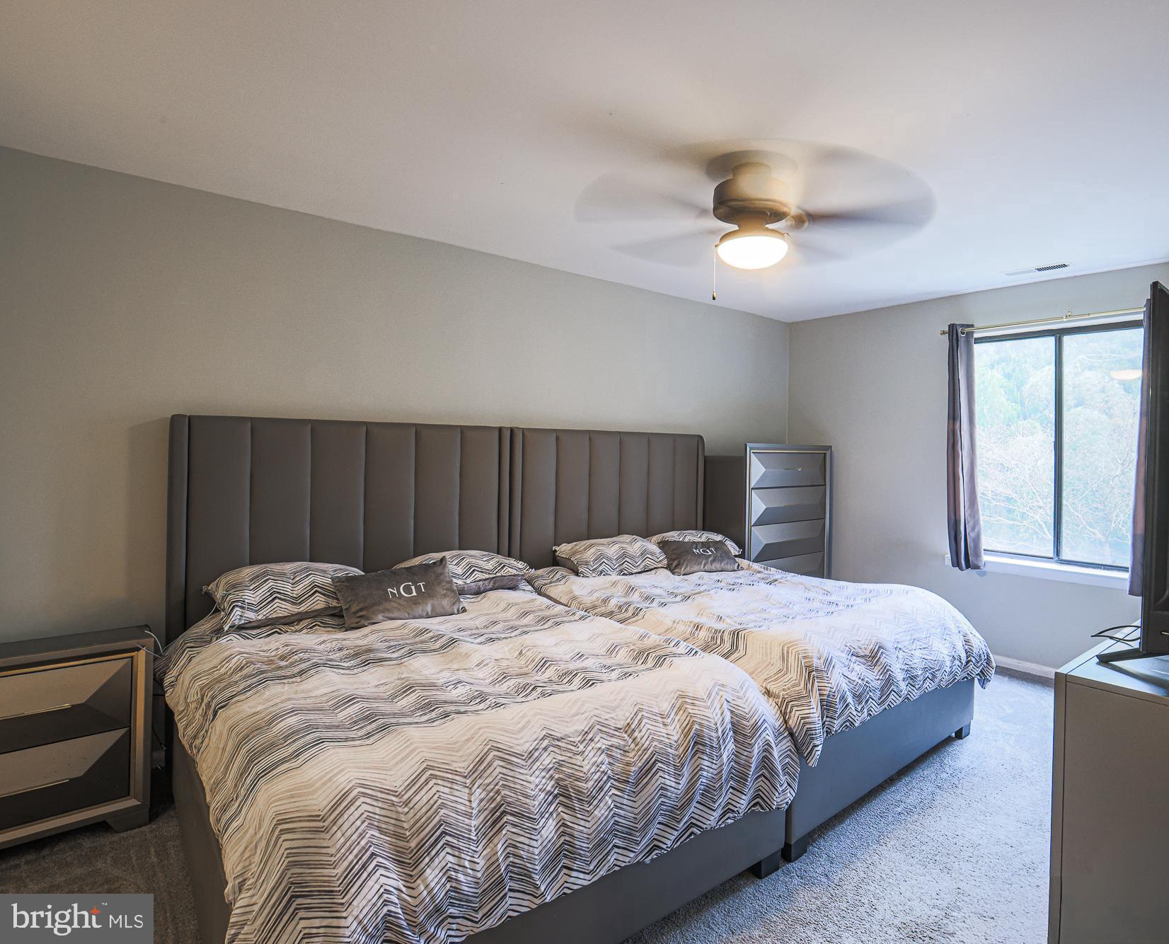 CROSS COUNTRY - Residential