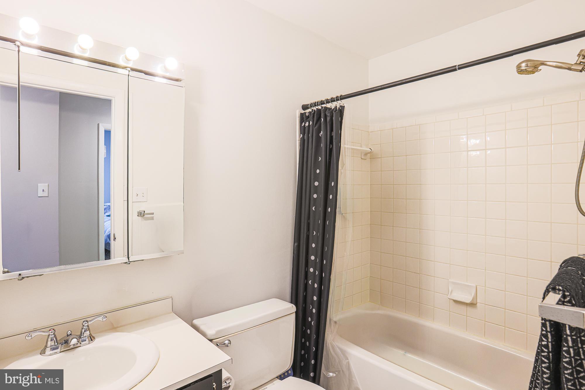 CROSS COUNTRY - Residential