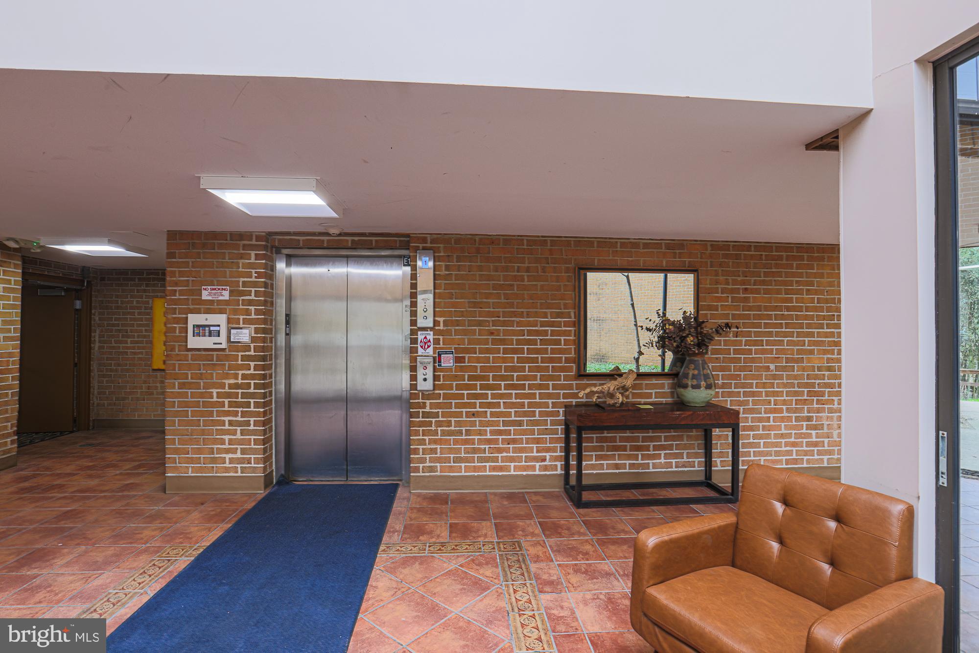 CROSS COUNTRY - Residential