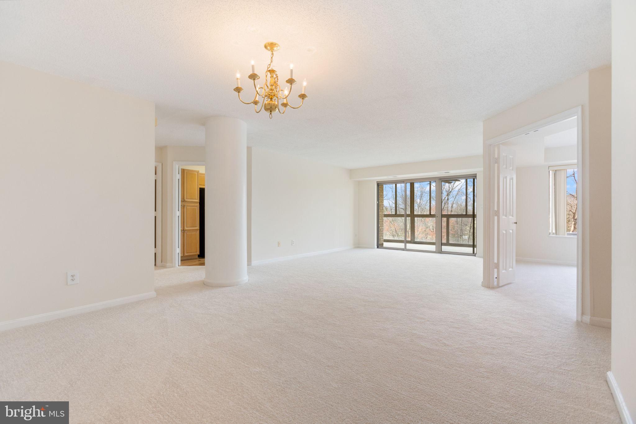 LANSDOWNE WOODS - Residential