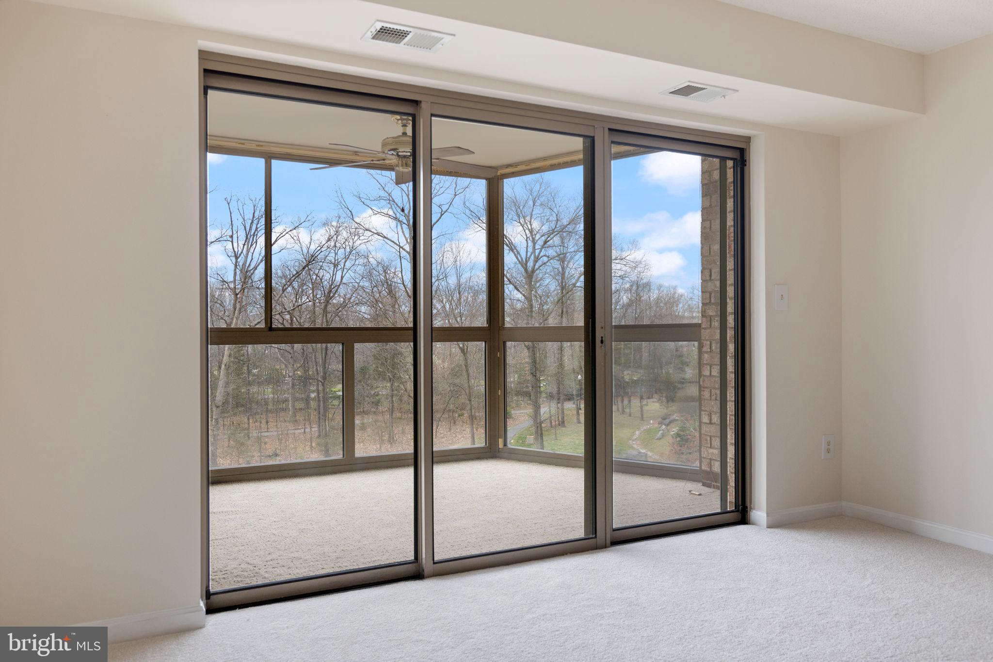 LANSDOWNE WOODS - Residential