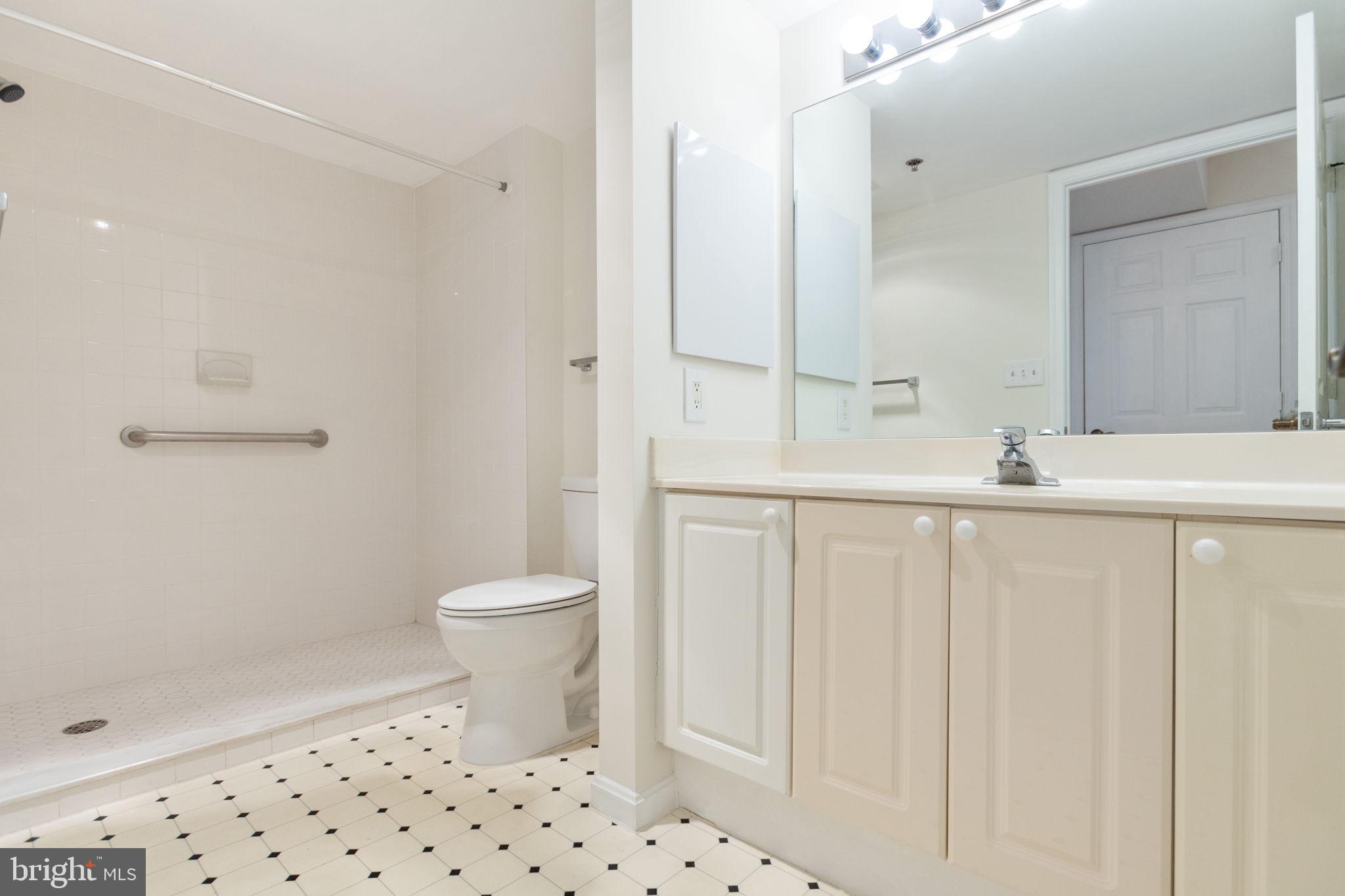 LANSDOWNE WOODS - Residential