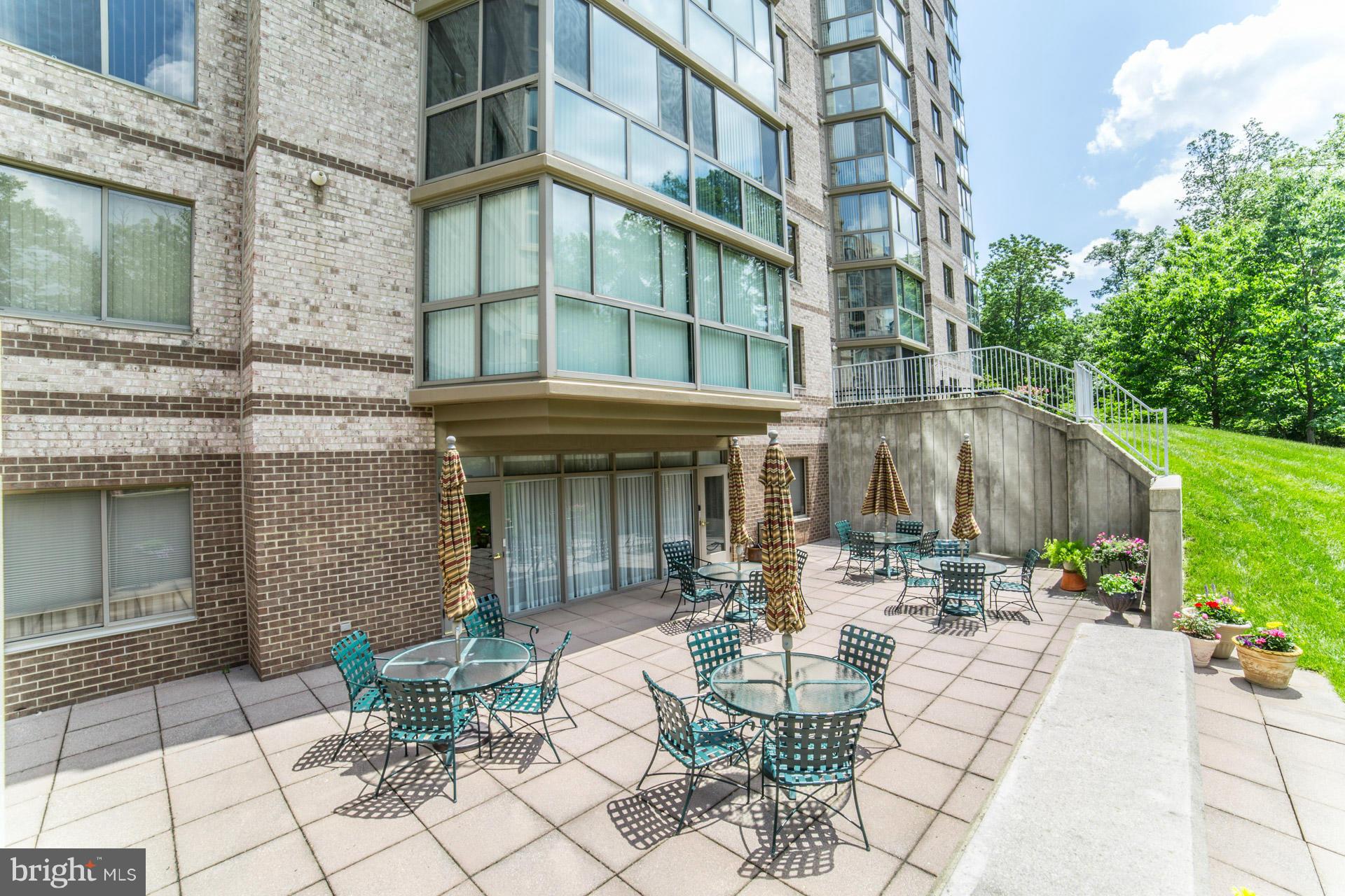 LANSDOWNE WOODS - Residential