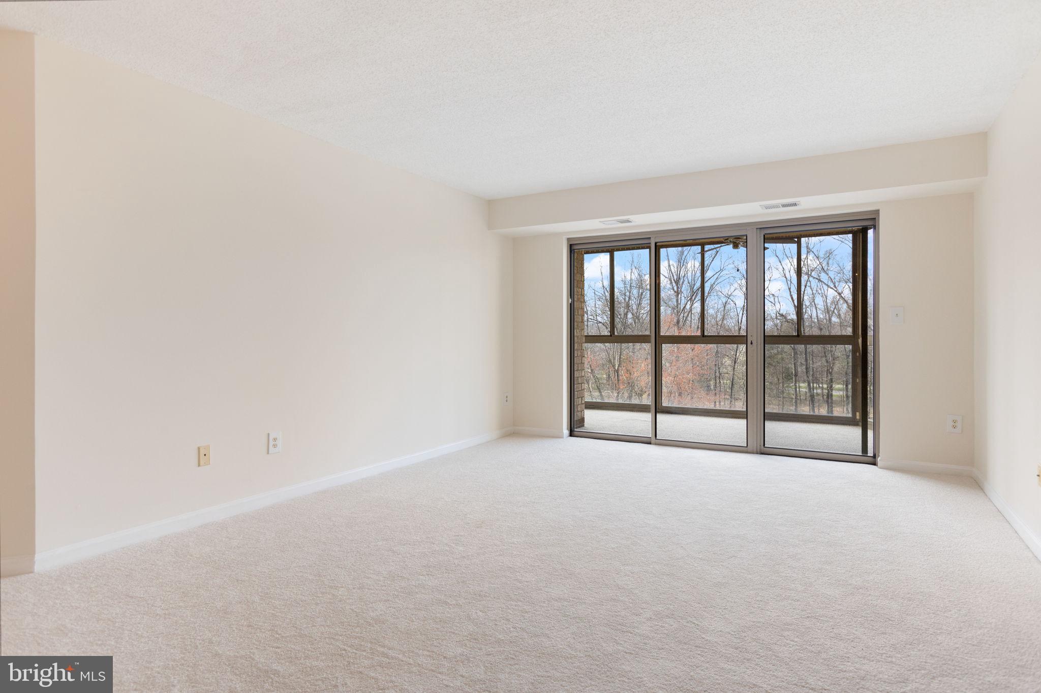 LANSDOWNE WOODS - Residential