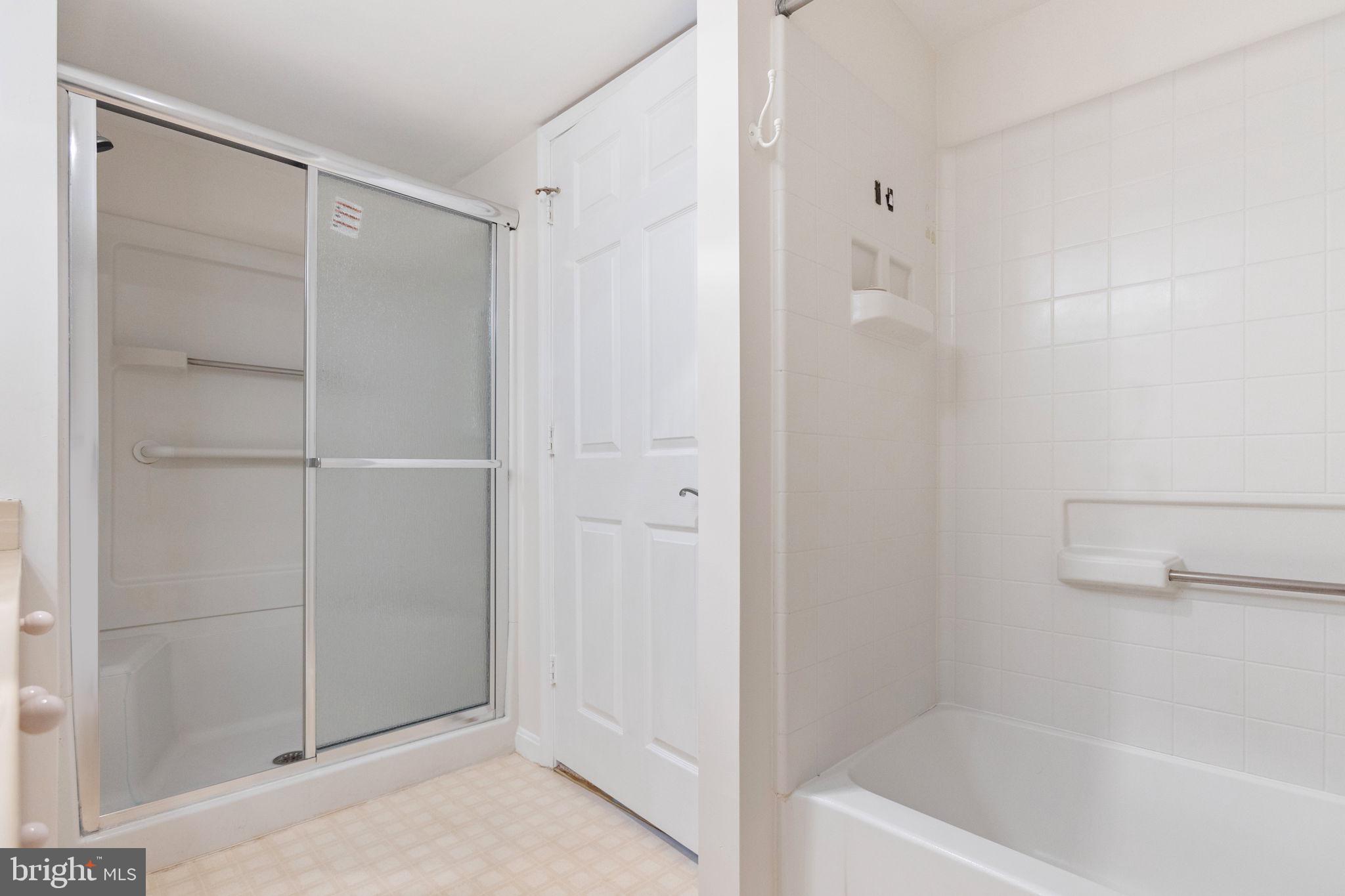 LANSDOWNE WOODS - Residential