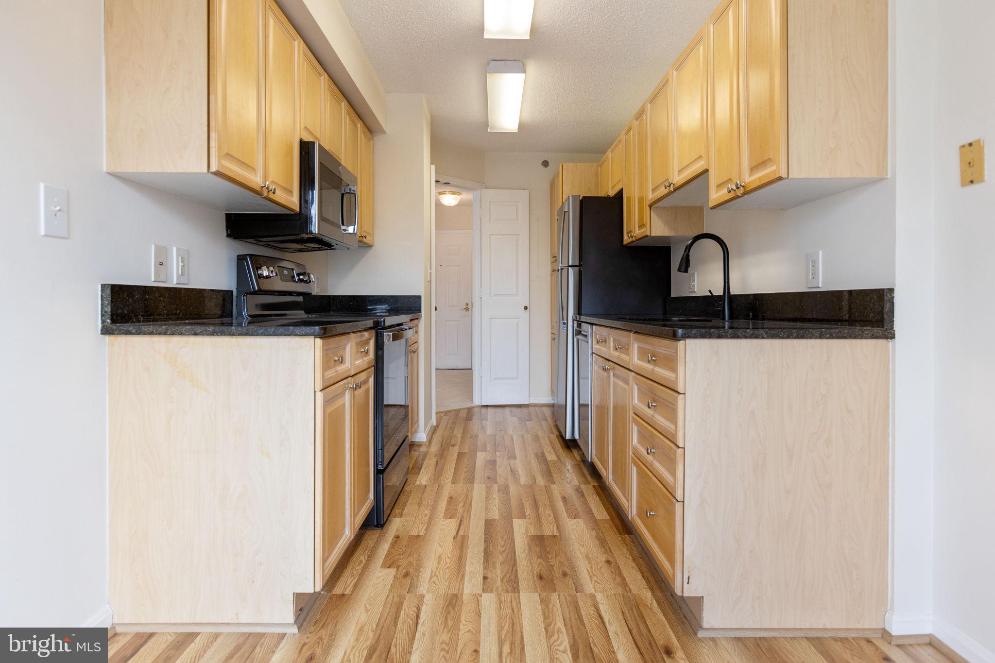 LANSDOWNE WOODS - Residential