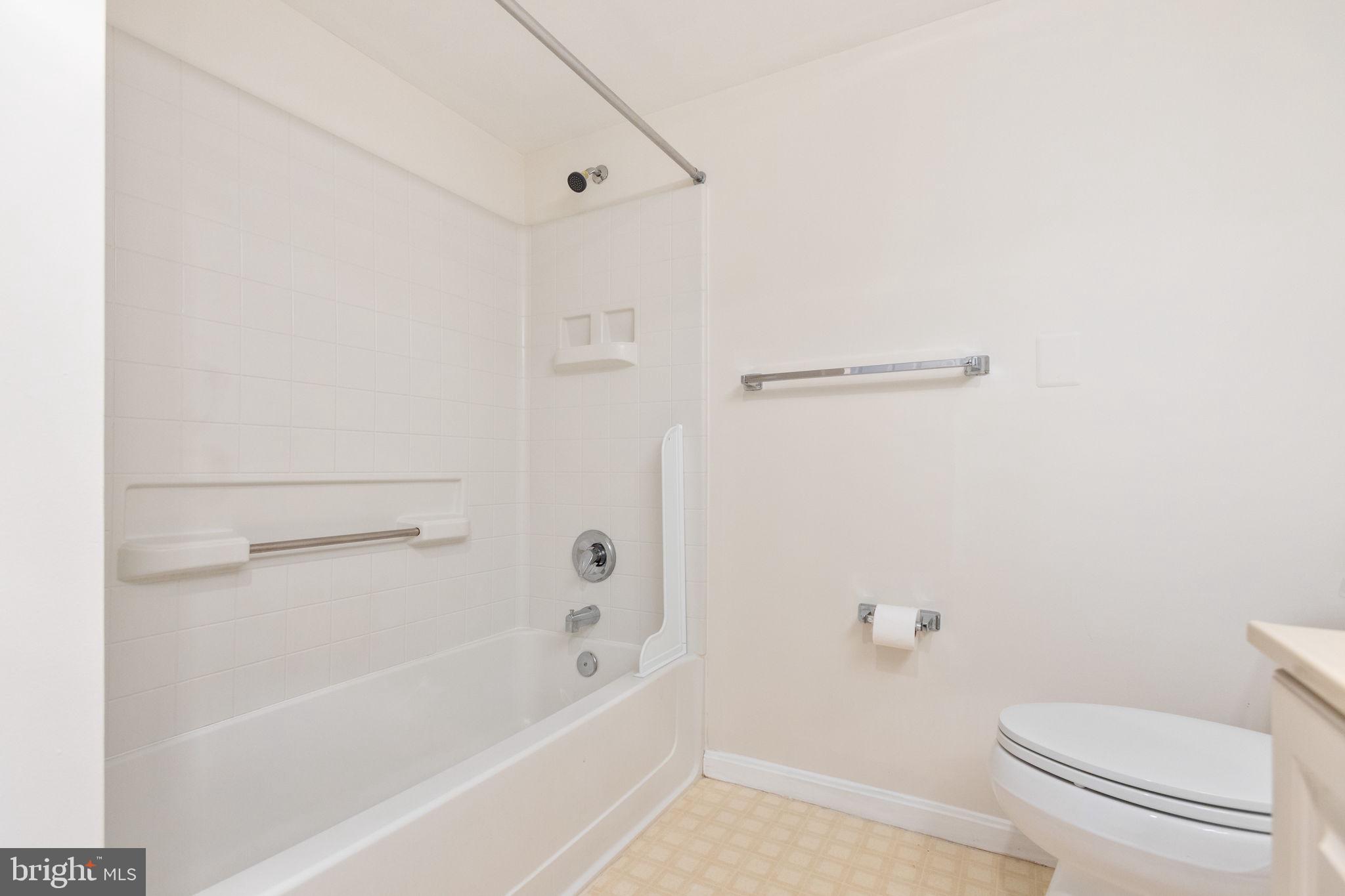 LANSDOWNE WOODS - Residential