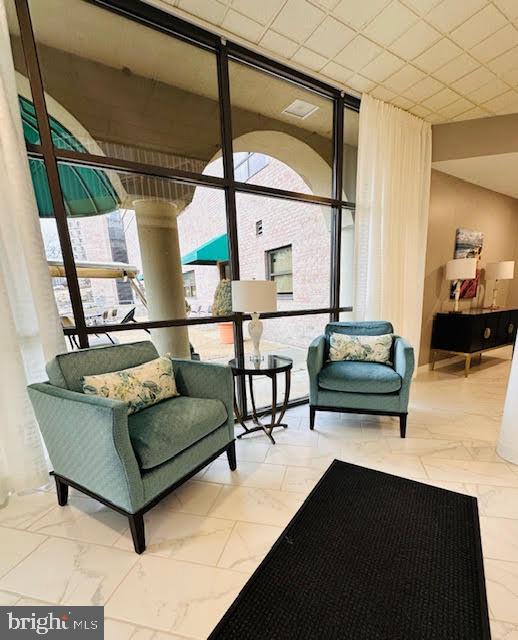 LANSDOWNE WOODS - Residential