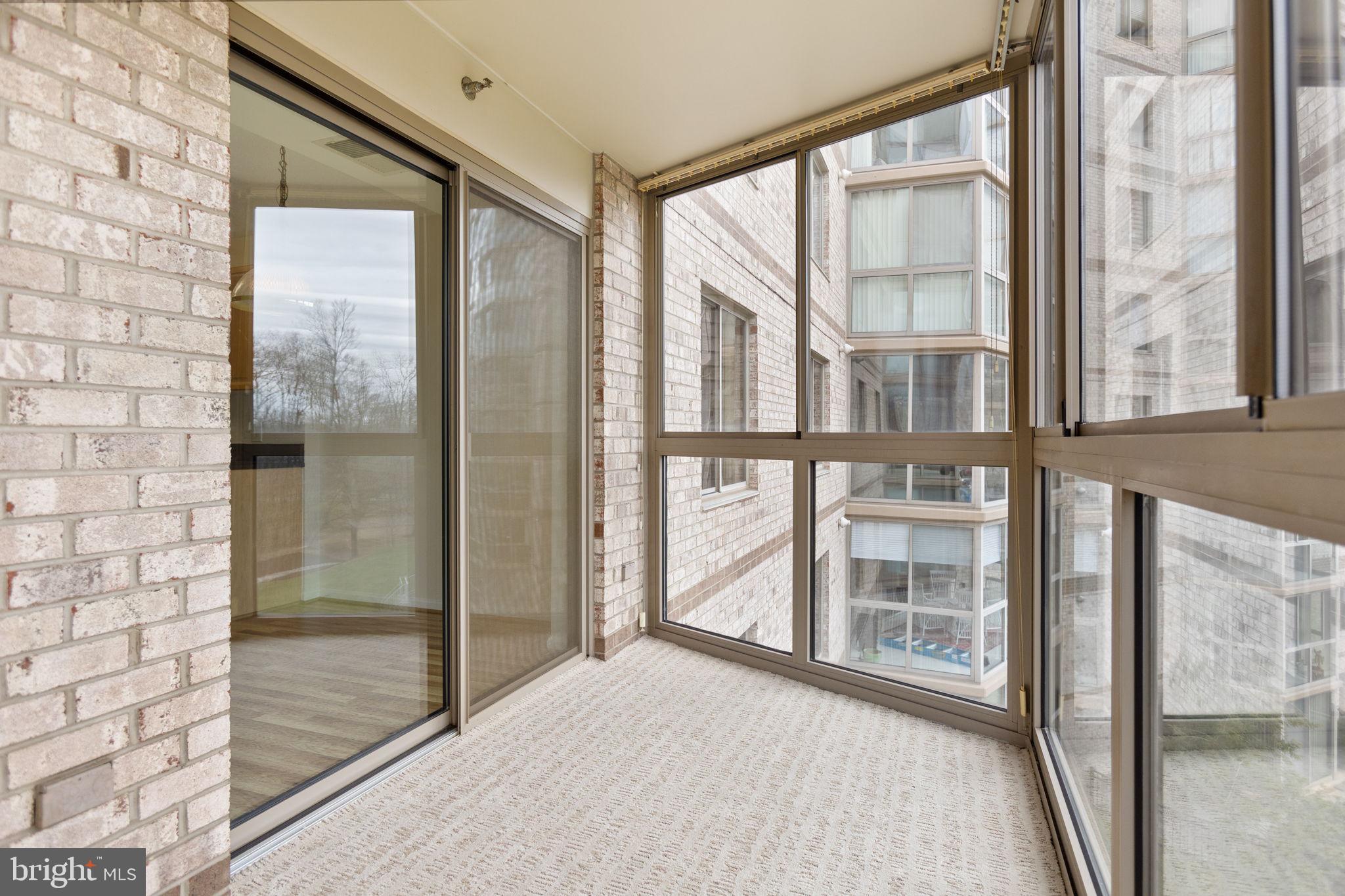 LANSDOWNE WOODS - Residential