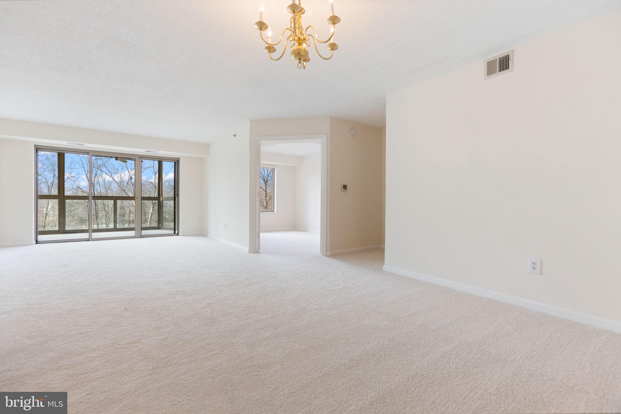 LANSDOWNE WOODS - Residential