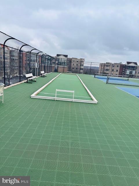 LANSDOWNE WOODS - Residential